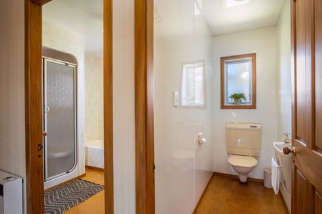 Photo of property in 7 Boulevard Drive, Merrilands, New Plymouth, 4312