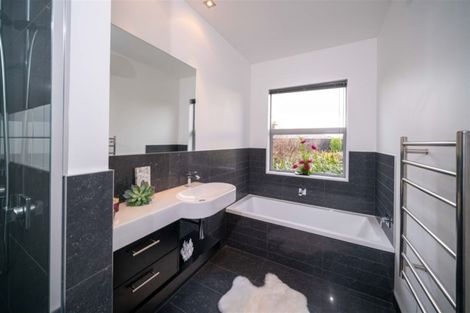 Photo of property in 190 Aberdeen Road, Prebbleton, 7604