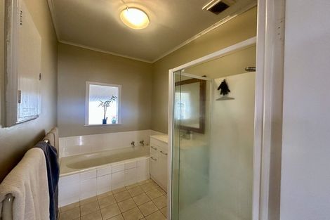 Photo of property in 2/26 Dallinghoe Crescent, Milford, Auckland, 0620