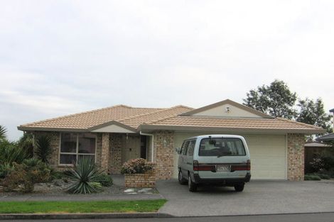 Photo of property in 6 Pelargonium Terrace, Goodwood Heights, Auckland, 2105