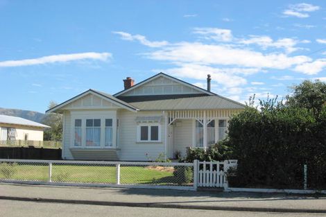 Photo of property in 52 Belt Street, Waimate, 7924