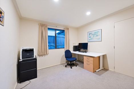 Photo of property in 35 Waimanu Bay Drive, Te Atatu Peninsula, Auckland, 0610
