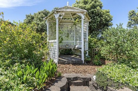 Photo of property in 8 Chatswood Grove, Fitzroy, New Plymouth, 4312