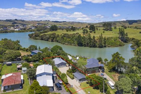 Photo of property in 12 Karioi Crescent, Raglan, 3225
