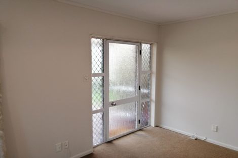 Photo of property in 2/8 Sunburst Street, Papakura, 2110