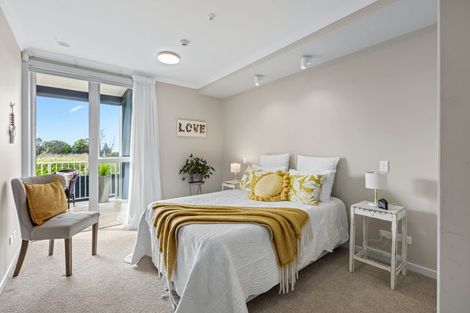 Photo of property in 62 Rewa Rewa Lane, Orewa, 0931