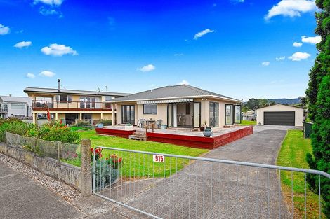 Photo of property in 915 East Coast Road, Kaiaua, Pokeno, 2473
