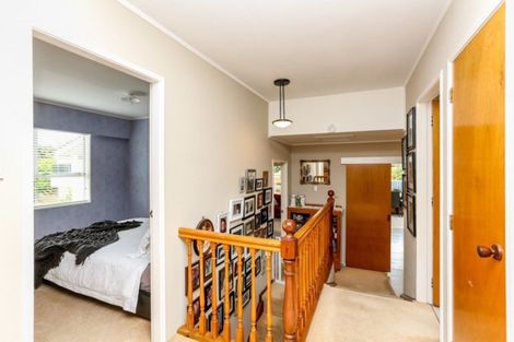 Photo of property in 18b John Guthrie Place, Merrilands, New Plymouth, 4312