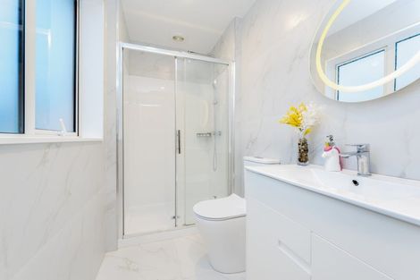 Photo of property in 96b Sturges Road, Henderson, Auckland, 0612