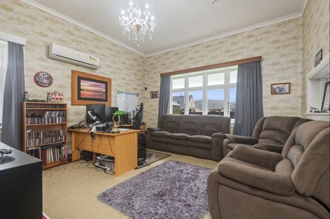 Photo of property in 22 Bowen Street, Woodville, 4920