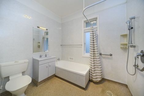 Photo of property in 46 Bridge Street, Bulls, 4818