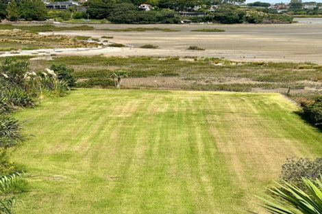 Photo of property in 1/15 Birkley Road, Bayswater, Auckland, 0622