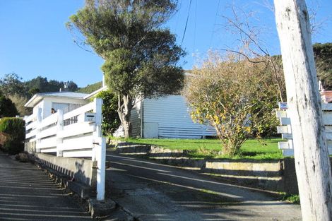 Photo of property in 39 Petrie Street, Wainuiomata, Lower Hutt, 5014