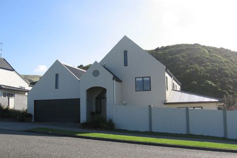 Photo of property in 106 Westchester Drive, Churton Park, Wellington, 6037