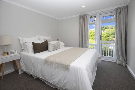 Photo of property in 18 Valley Road, Cashmere, Christchurch, 8022