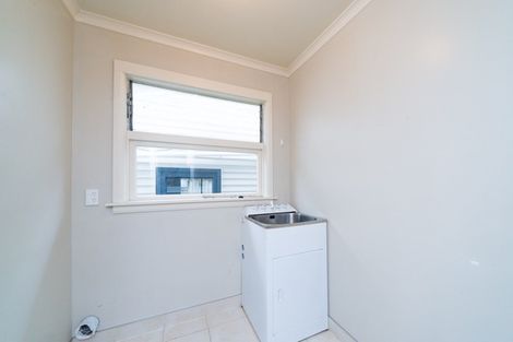 Photo of property in 4 Woodstock Place, Hokowhitu, Palmerston North, 4410