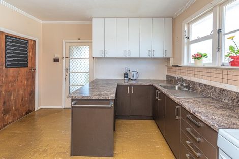 Photo of property in 16 Lewis Avenue, Aramoho, Whanganui, 4500