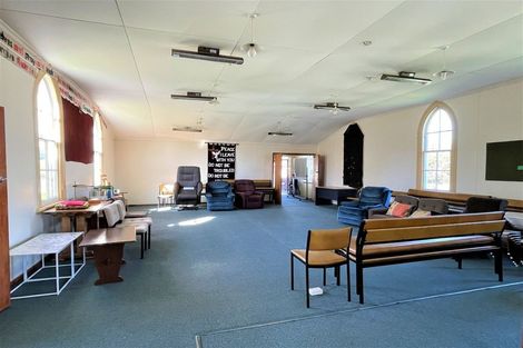 Photo of property in 35 Main Road, Owaka, 9535