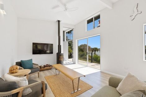 Photo of property in 119 Manu Drive, Kaiwaka, 0573