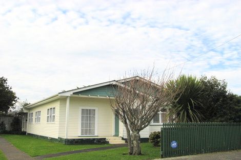 Photo of property in 14 Bignell Street, Gonville, Whanganui, 4501