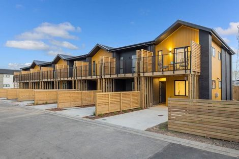 Photo of property in 2 Kari Lane, Kumeu, 0810