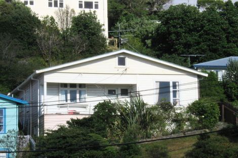 Photo of property in 93 Farnham Street, Mornington, Wellington, 6021