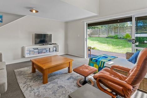 Photo of property in 6 Kent Avenue, Waitarere Beach, Levin, 5510