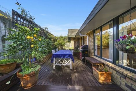 Photo of property in 1/20 Limerick Place, Dannemora, Auckland, 2016