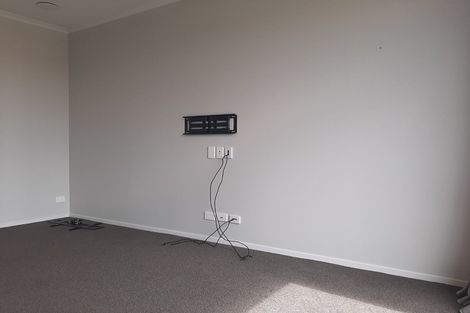 Photo of property in 5/7 Uku Lane, Hobsonville, Auckland, 0616