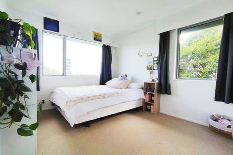 Photo of property in 103a Coronation Road, Hillcrest, Auckland, 0627