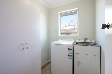 Photo of property in 8 Purdie Place, Milson, Palmerston North, 4414