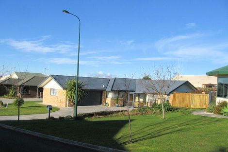 Photo of property in 17 Glenburn Place, Nawton, Hamilton, 3200