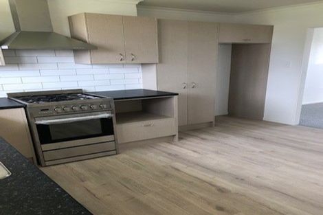 Photo of property in 27 Hill Crescent, Papakura, 2110