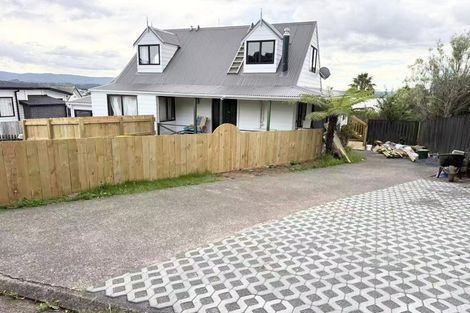 Photo of property in 1/23 Sungrove Rise, Sunnyvale, Auckland, 0612
