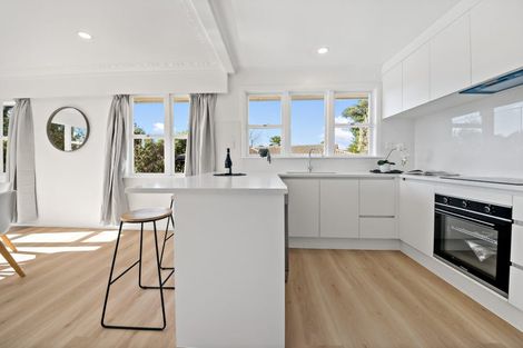 Photo of property in 70 Sturges Road, Henderson, Auckland, 0612