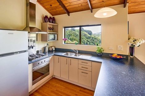 Photo of property in 9 Bushland Grove, Paparangi, Wellington, 6037