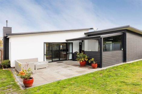 Photo of property in 5 Freedom Drive, Kelvin Grove, Palmerston North, 4414