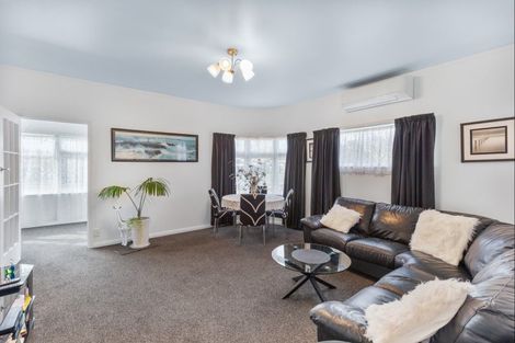 Photo of property in 670 Queen Street East, Levin, 5510