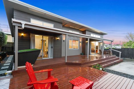 Photo of property in 336b West Coast Road, Glen Eden, Auckland, 0602