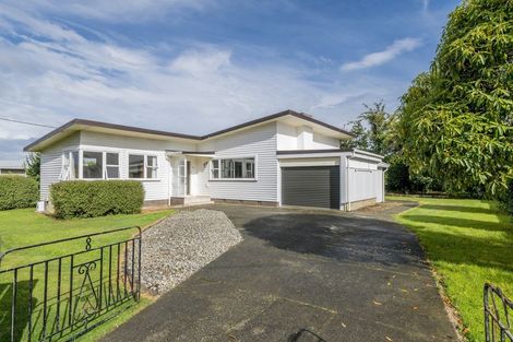 Photo of property in 81 Queenwood Road, Levin, 5510