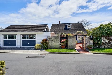 Photo of property in 5 Tui Road, Days Bay, Lower Hutt, 5013