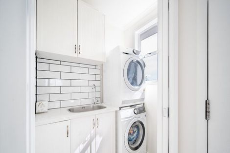 Photo of property in 1/1 Cooper Place, Papakura, 2110