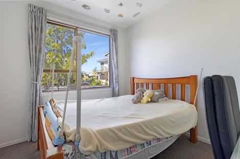 Photo of property in 20 Tanoa Place, Glendene, Auckland, 0602