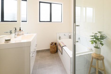 Photo of property in 67 Hokioi Drive, Kenepuru, Porirua, 5022