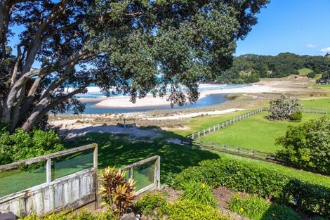 Photo of property in 118 Bambury Place, Onemana, Whangamata, 3691