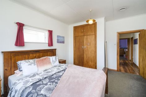 Photo of property in 15 Waldegrave Street, Palmerston North, 4410