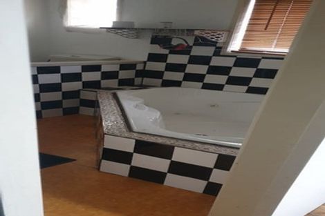 Photo of property in 1/142 Archers Road, Glenfield, Auckland, 0629