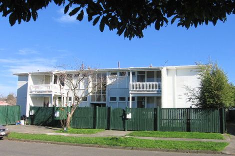 Photo of property in 3 Crewe Crescent, Hokowhitu, Palmerston North, 4410
