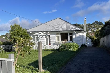 Photo of property in 9 Robert Street, Newlands, Wellington, 6037