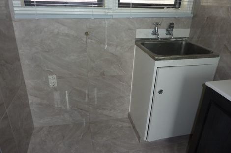 Photo of property in 7 Sutton Crescent, Papatoetoe, Auckland, 2025